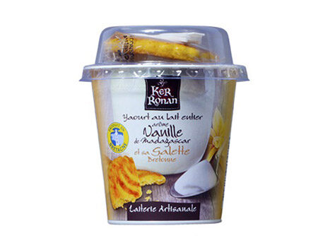 Pot gourmand 150g de yaourt au lait entier brassé à l'arôme naturel de Vanille de Madagascar, accompagné de sa galette bretonne. 